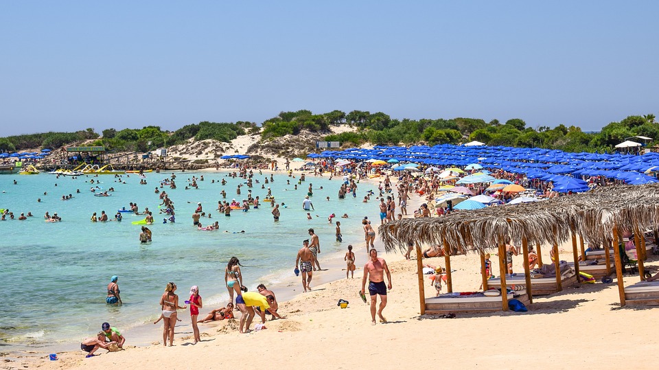 makronissos beach cyprus lacne dovolenky