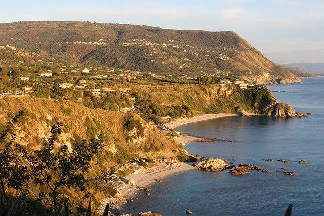Capo Vaticano, Kalábria, Taliansko, Pobrežie, More lacné dovolenky